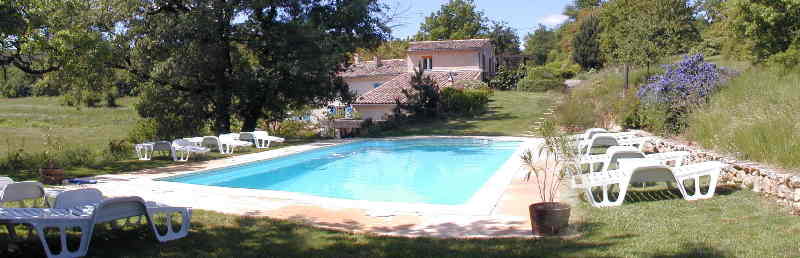 Haus und Schwimmbad